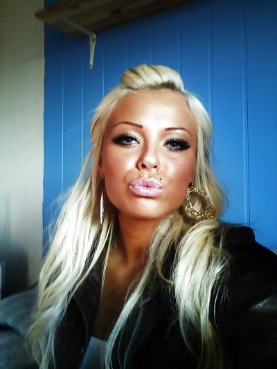 25P Bimbo Invasion 9