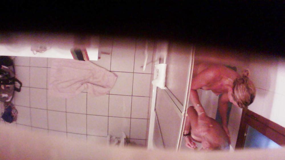 6P Hidden cam - Cousins in bathroom