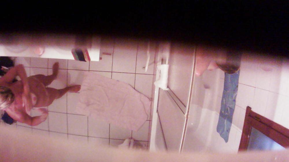 6P Hidden cam - Cousins in bathroom