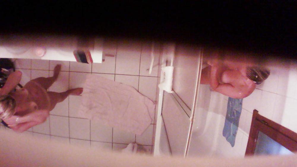 6P Hidden cam - Cousins in bathroom