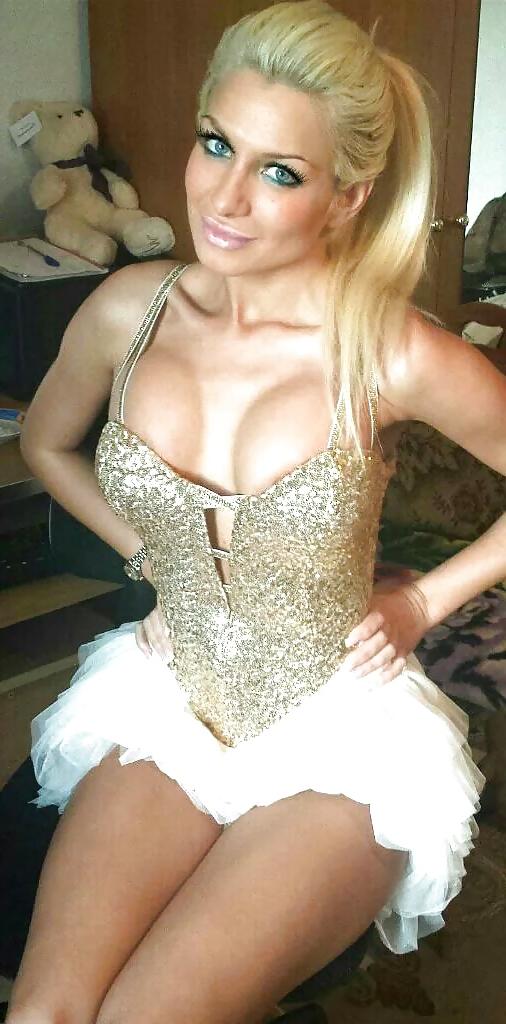 9P Romanian Bimbo Slut Casandra