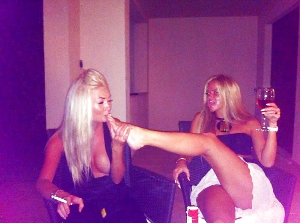 25P Bimbo chav big tits cumdump laura