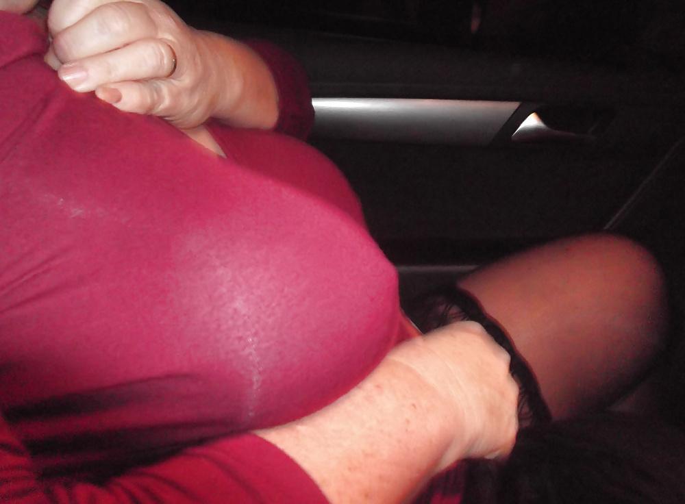 7P Dauergeile Ehehure Christina im Auto unterwegs