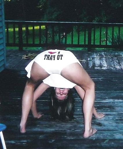 17P Farting chicks