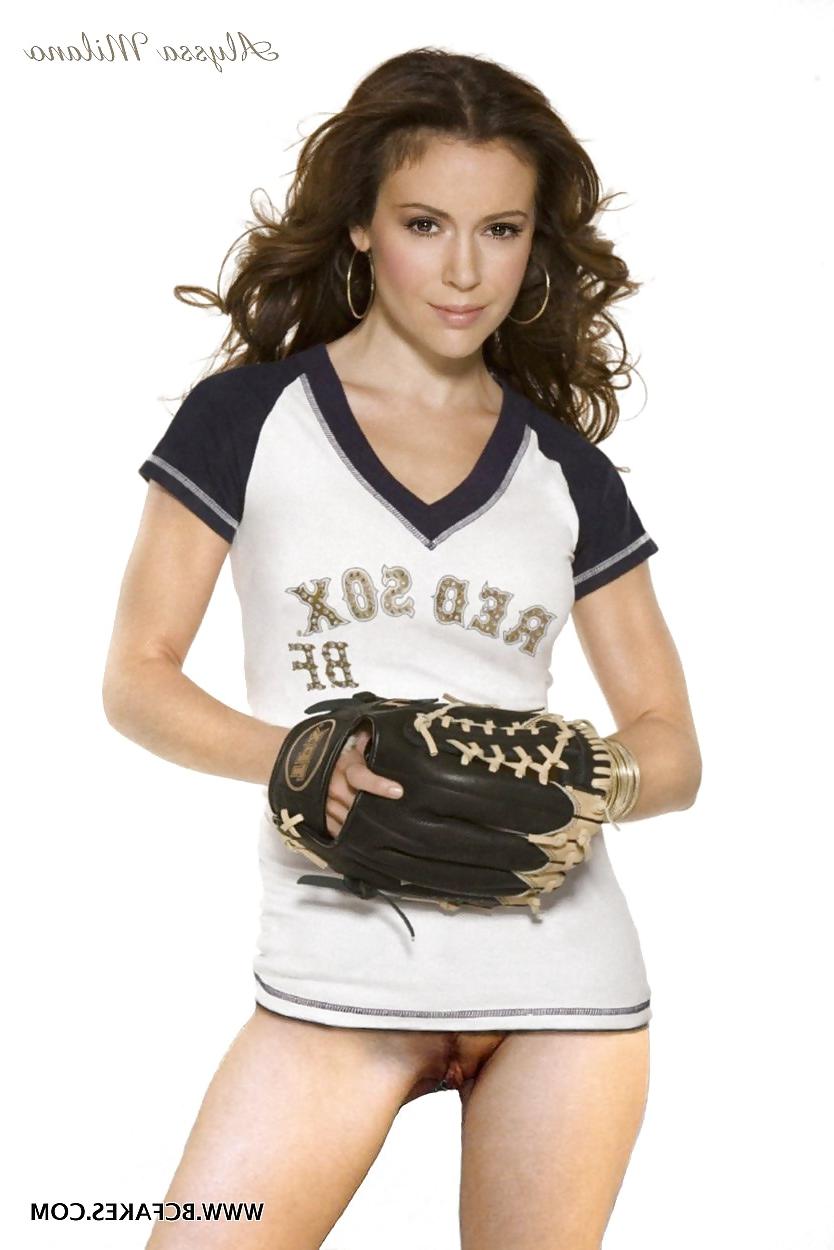 25P Alyssa Milano showing off her pussy #9