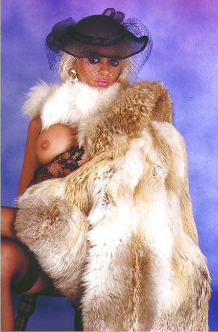 19P Seems you like, a glamour set in stockings heels nylons hat 