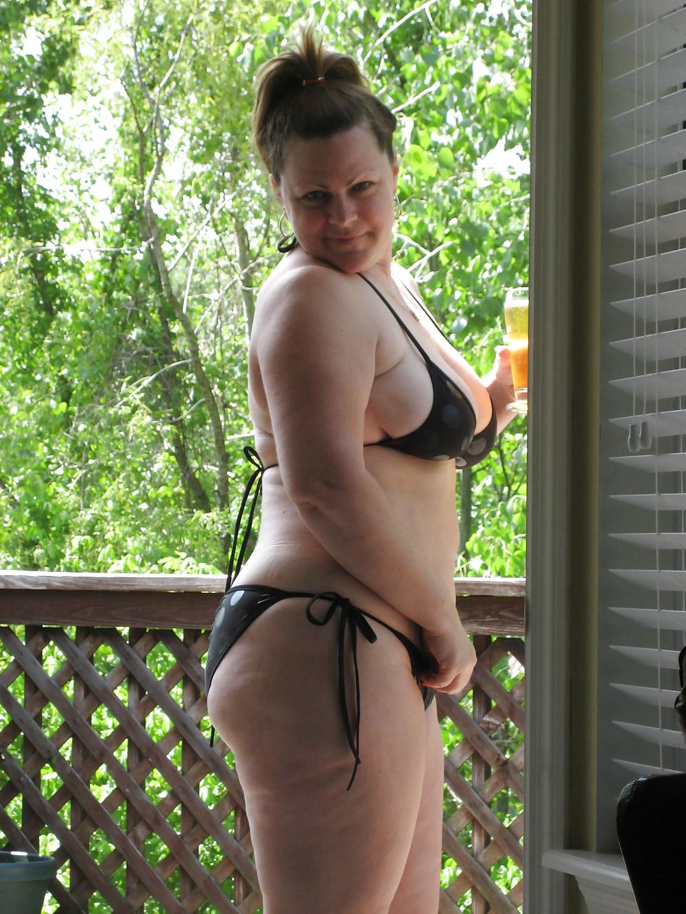 24P MILF Slut Wife shows off her bikini