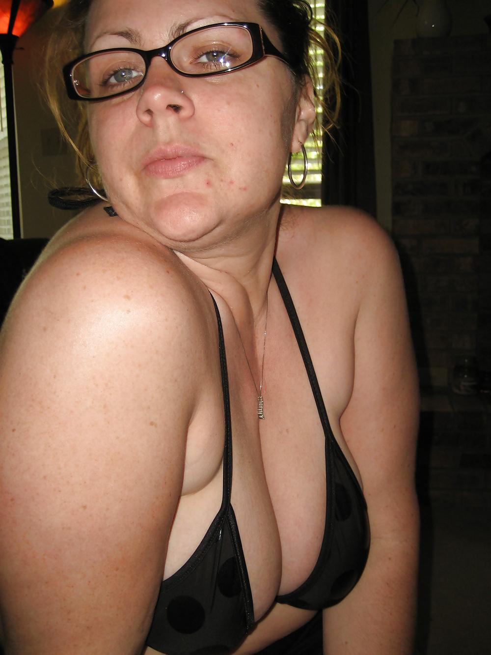24P MILF Slut Wife shows off her bikini