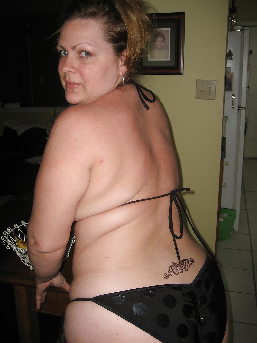 24P MILF Slut Wife shows off her bikini