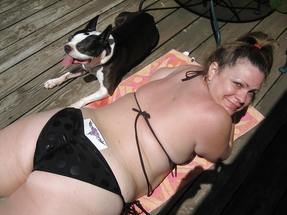 24P MILF Slut Wife shows off her bikini