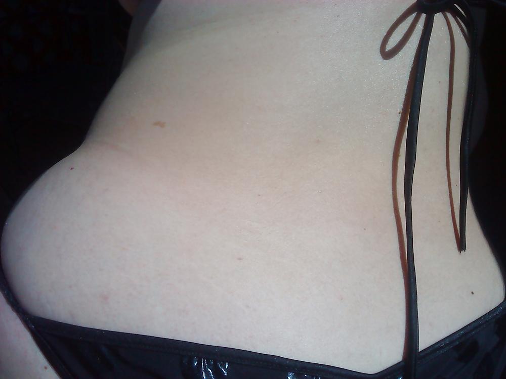 24P MILF Slut Wife shows off her bikini