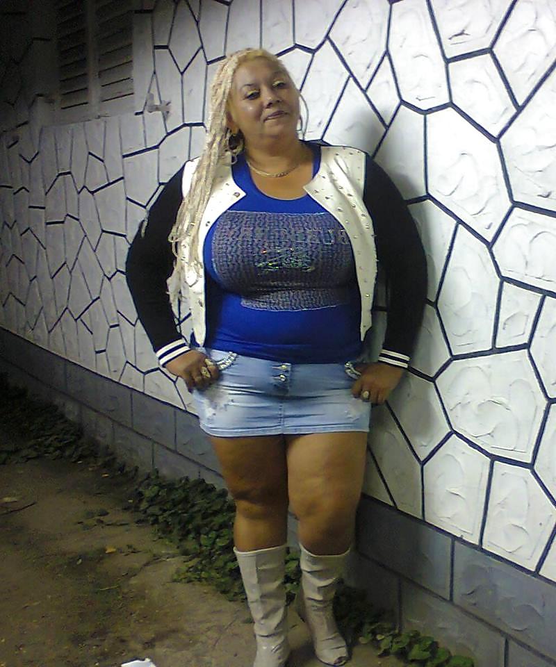 16P Fat Mature Whore