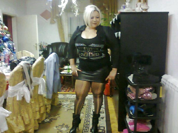 16P Fat Mature Whore
