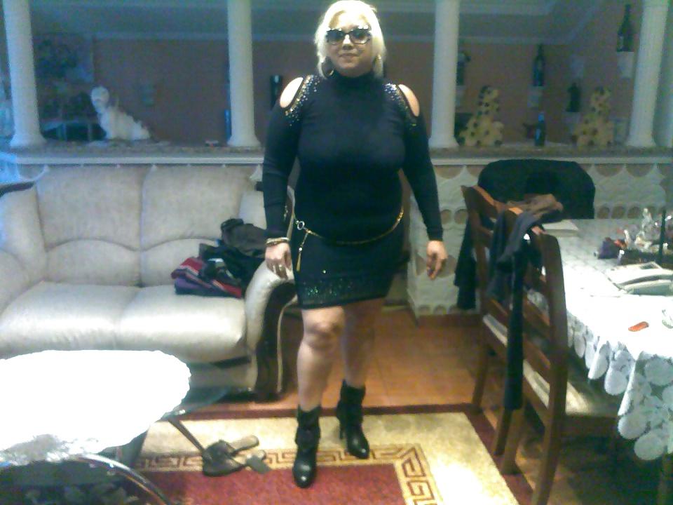 16P Fat Mature Whore