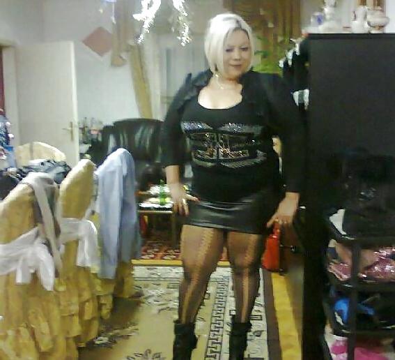 16P Fat Mature Whore