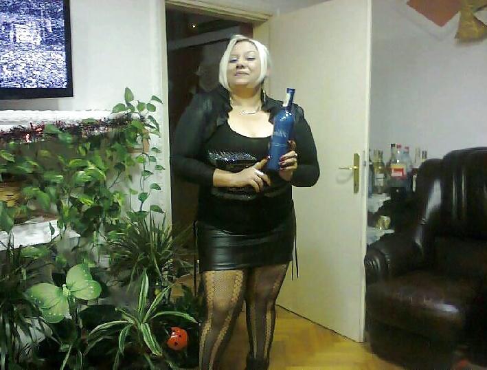 16P Fat Mature Whore