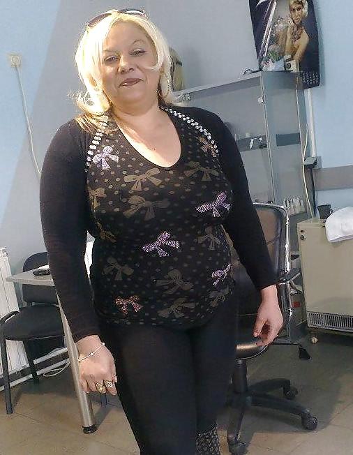 16P Fat Mature Whore