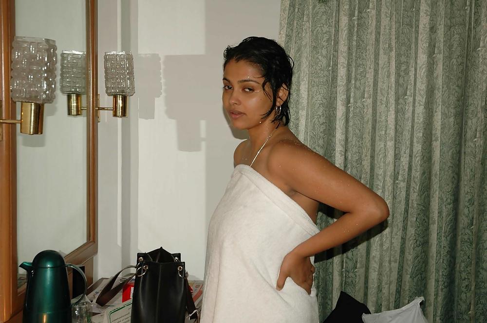 25P Indian fat aunty
