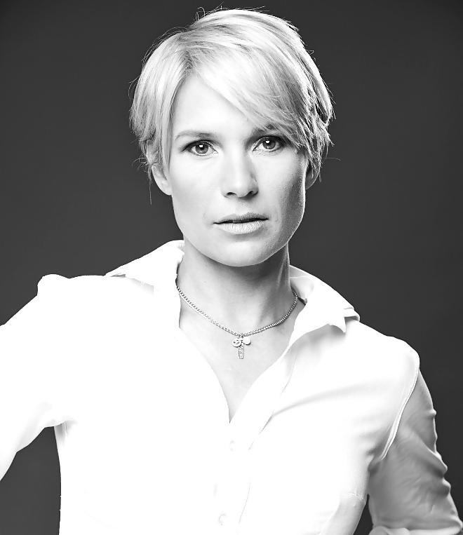 8P Yvonne Van Den Bergh aka Mistress Baton A