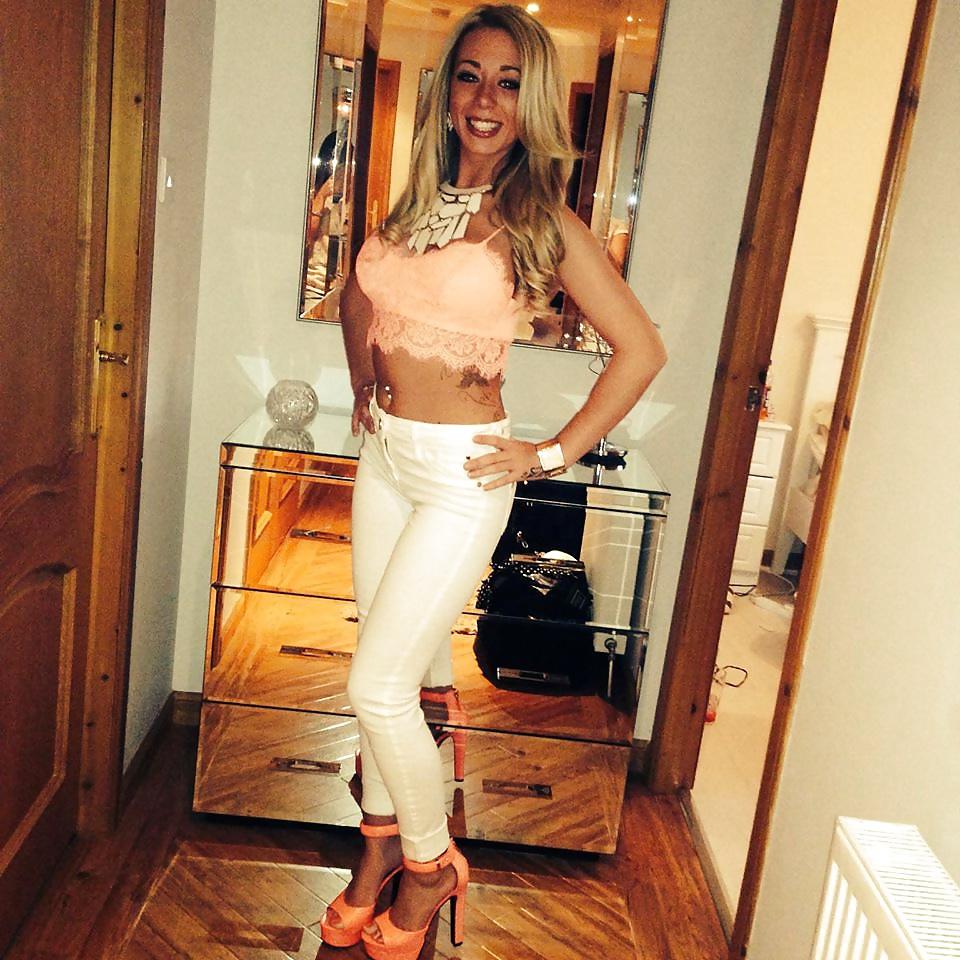15P Beautiful Danielle likes to milk cocks