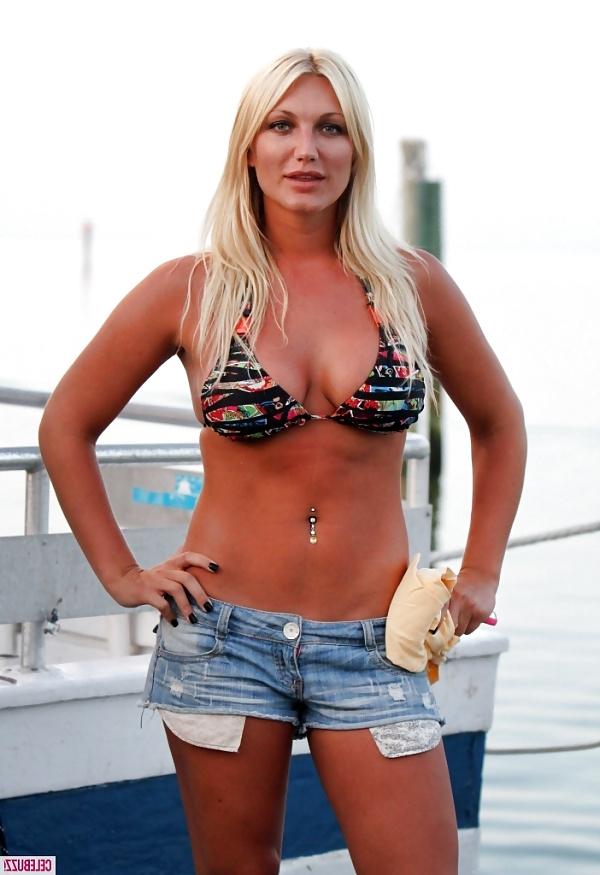 25P Brooke Hogan - Thick Barbie