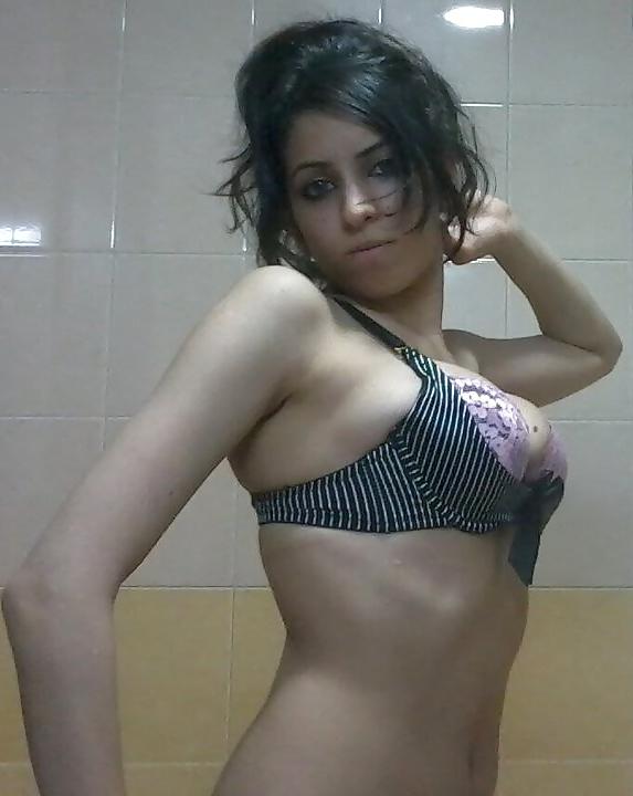 10P Arab Girls 4U ( Bathroom Collections - Part 3) 