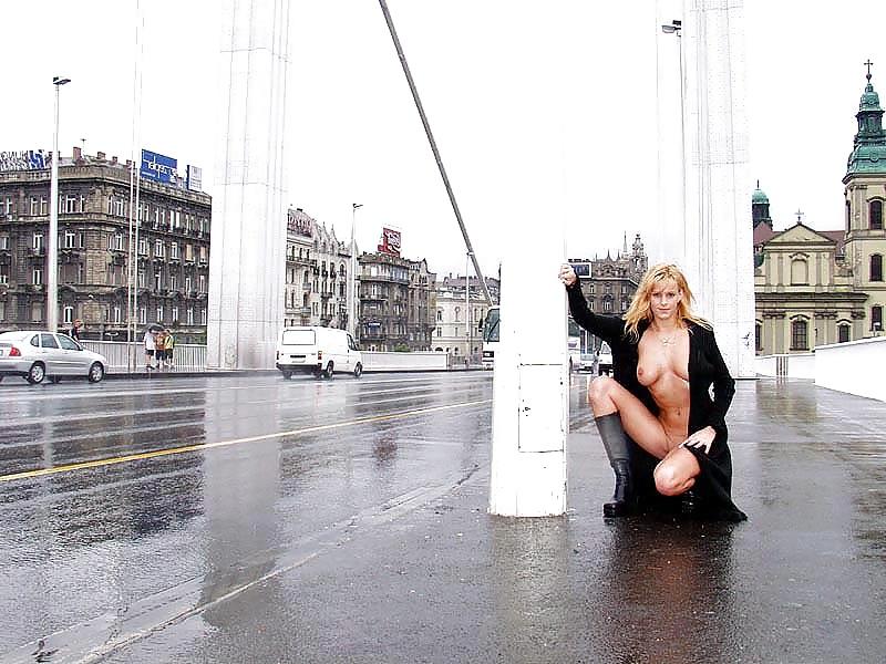 25P Budapest public nude 5 - agnes 
