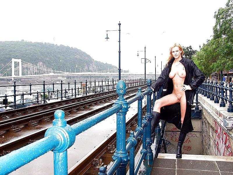 25P Budapest public nude 5 - agnes 