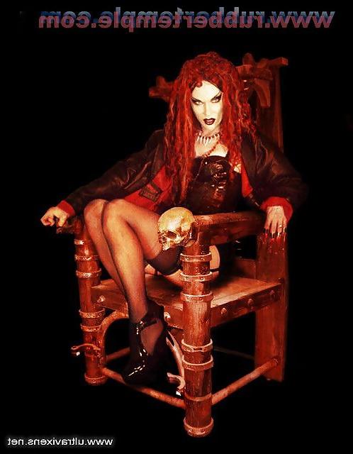 14P Shemale Mistress Sabrina Blaze