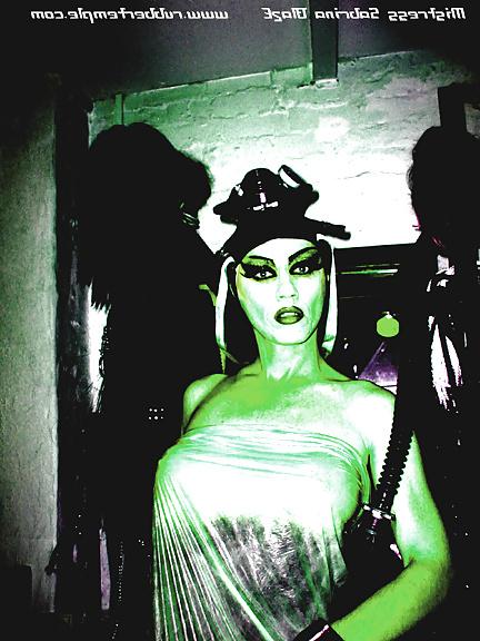 14P Shemale Mistress Sabrina Blaze