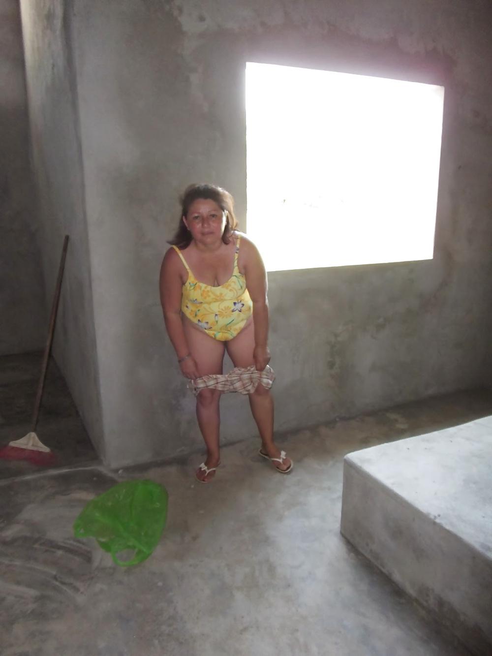 9P Yellow Bathing Mexican Wife