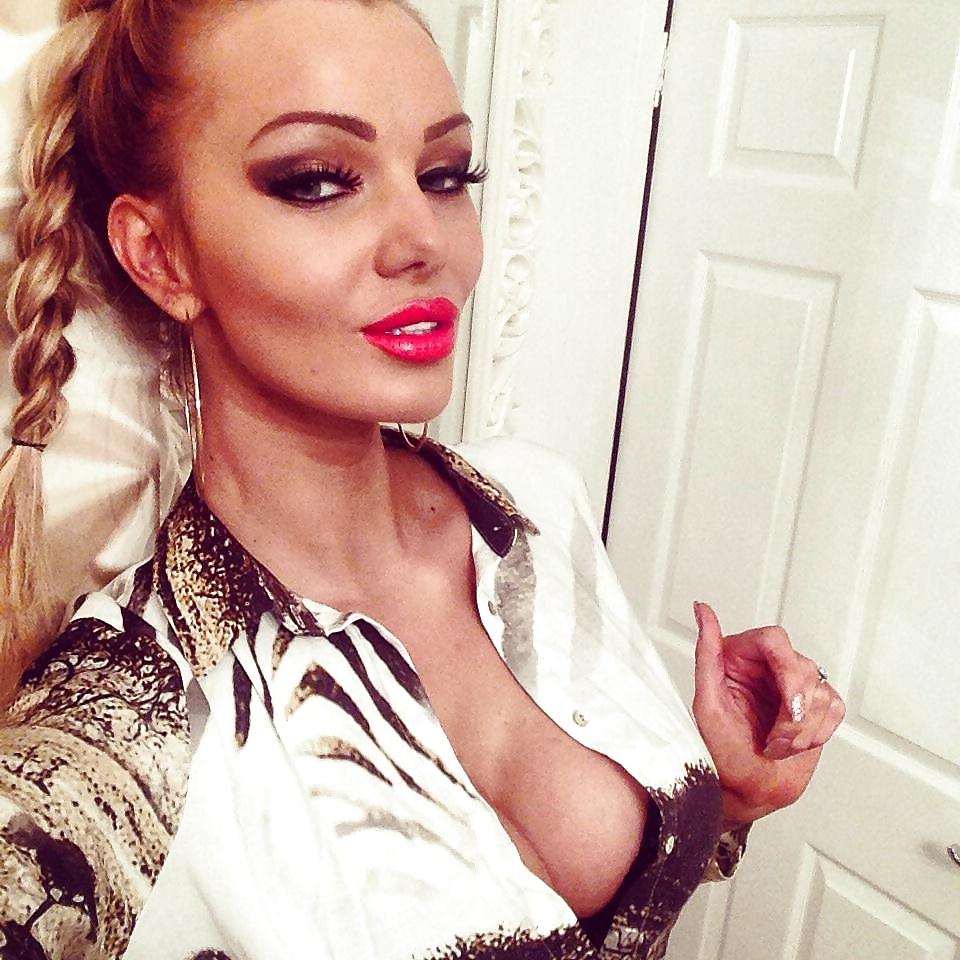 9P Blonde Bimbo Needs Some Spunk