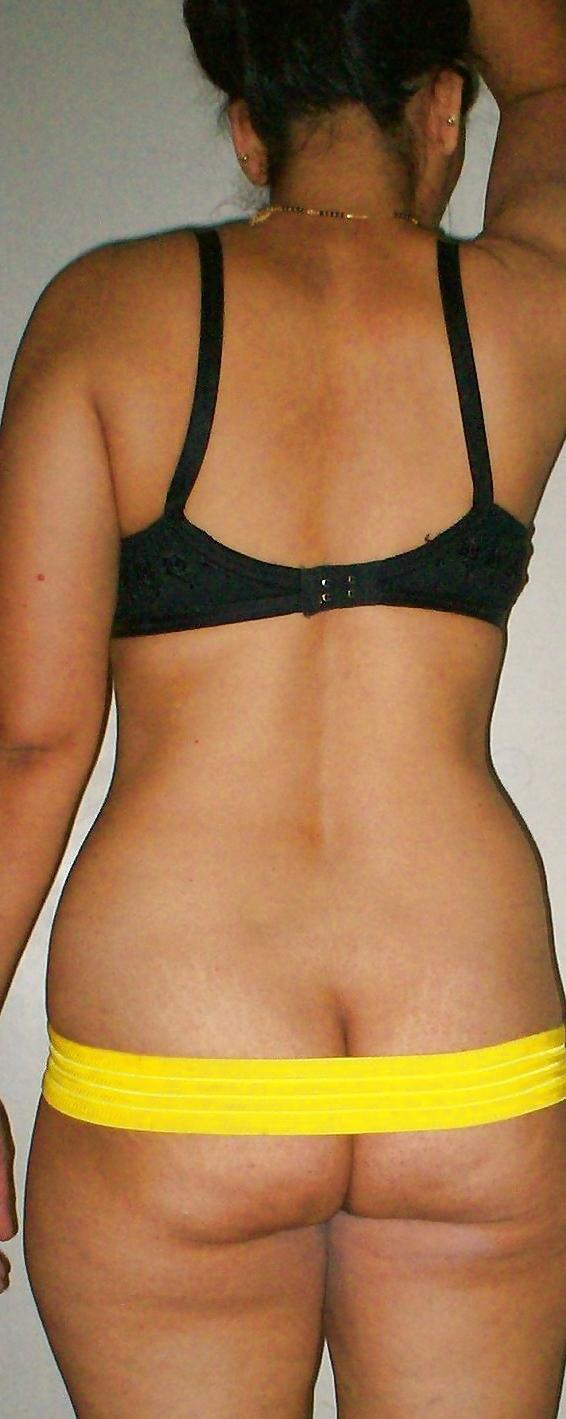 12P Wife in Thong