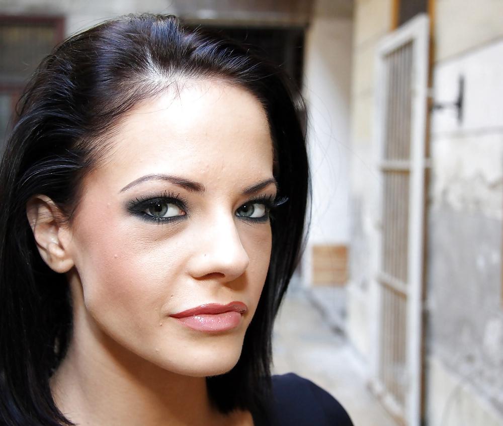 18P Budapest public nude 3