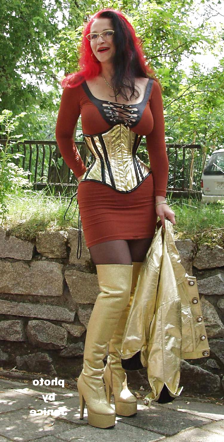 15P Tight lacing corsets