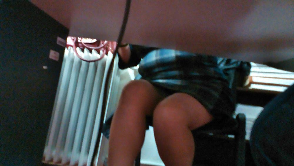 25P Fat mature upskirt (grasa matura, buna de pula)