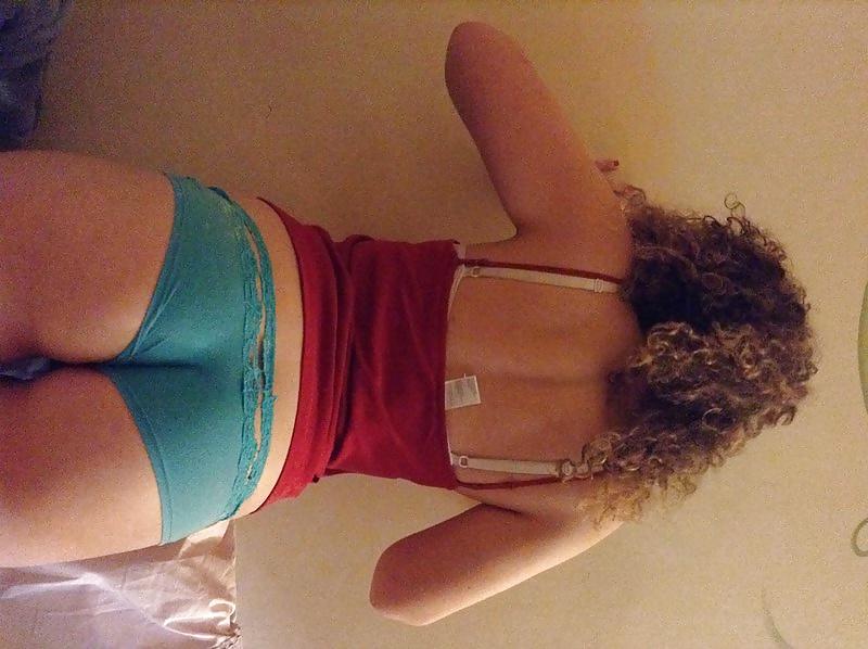 25P Cute Curly Brunette Babe