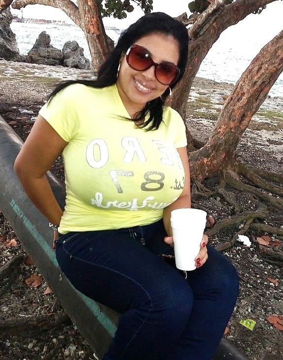 25P Curvy Beauties 90 Clothed Edition