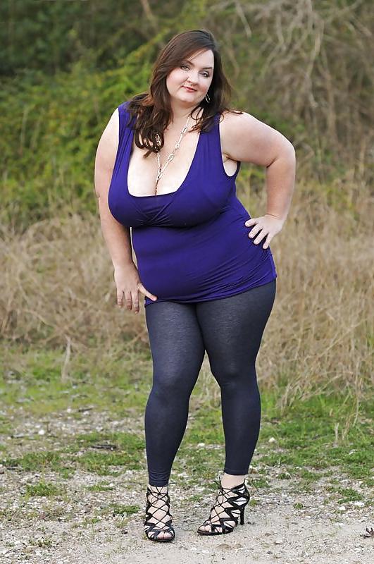25P Curvy Beauties 90 Clothed Edition