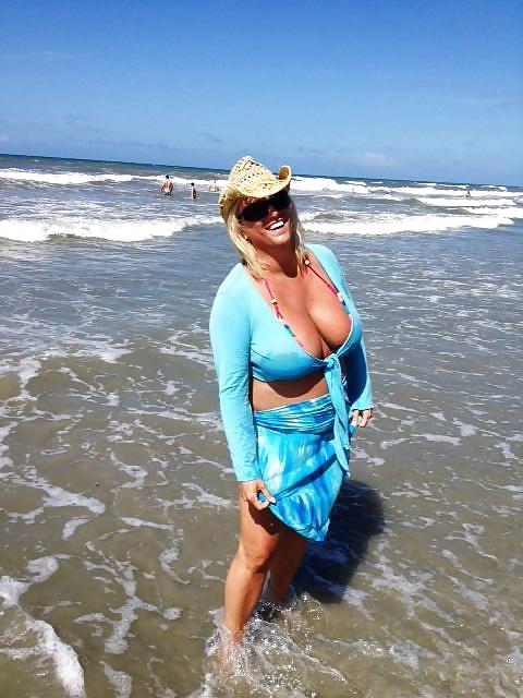 25P Curvy Beauties 90 Clothed Edition