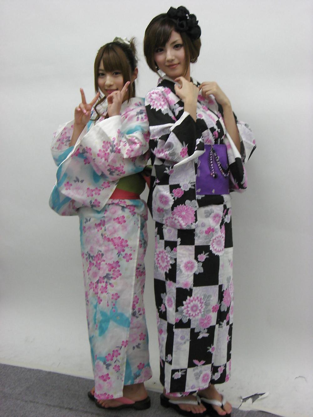 25P Pictures with JAV Stars