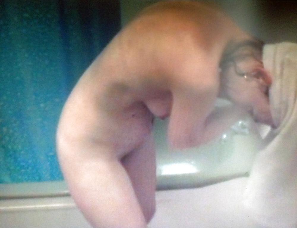 25P Some screenshots of wife on old video (nightvision) 
