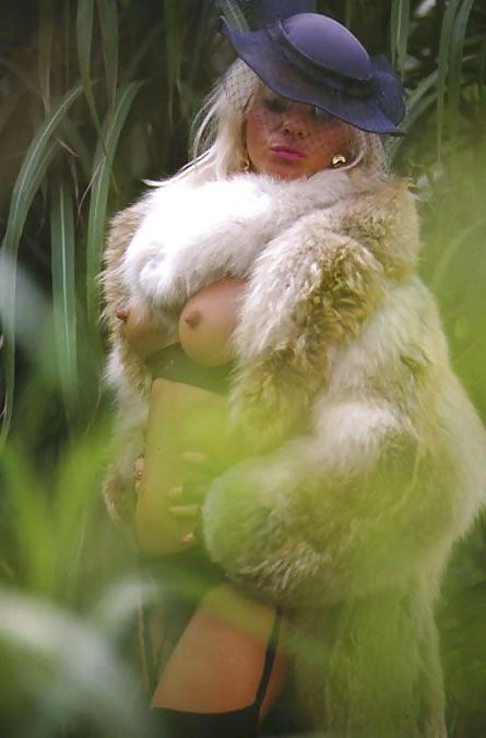 21P A other just glamour in lingerie outside 