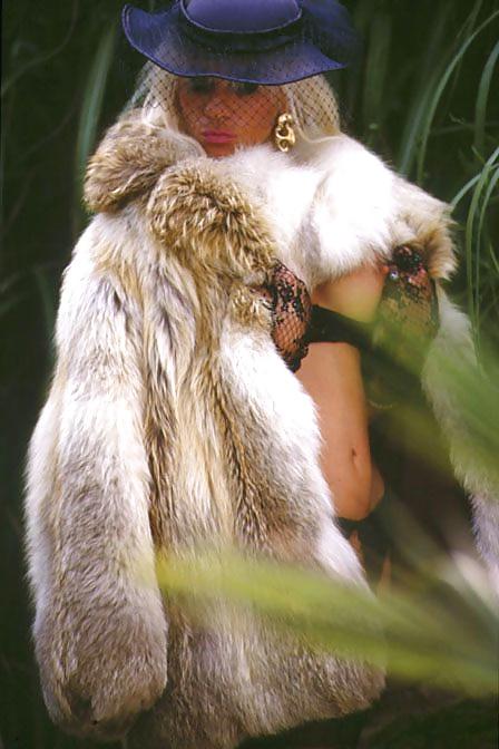 21P A other just glamour in lingerie outside 