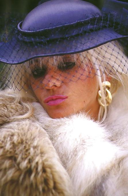 21P A other just glamour in lingerie outside 