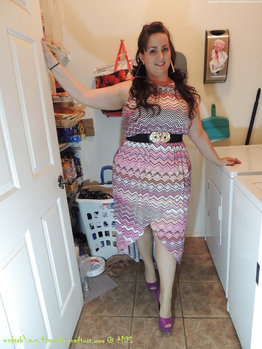 22P Super beautiful curvy mom with fantastic ass