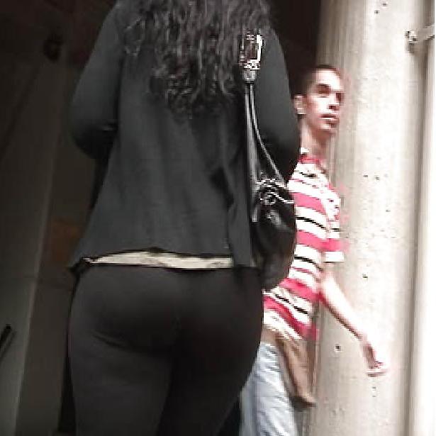 25P Candid, spandex, tihgt jeans, trouser asses