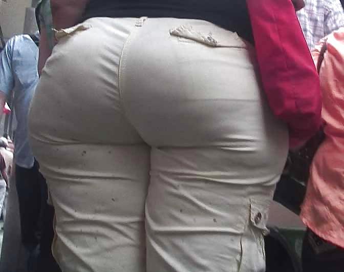 25P Candid, spandex, tihgt jeans, trouser asses