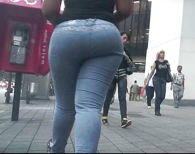 25P Candid, spandex, tihgt jeans, trouser asses