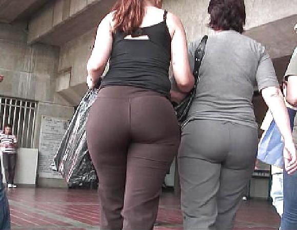 25P Candid, spandex, tihgt jeans, trouser asses